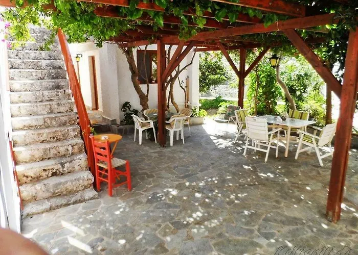 Liolio\'S Manor